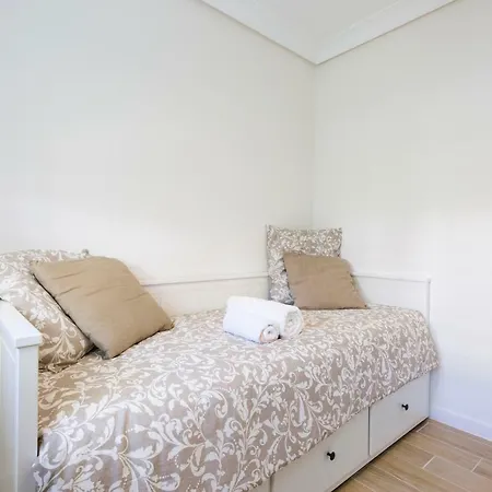 Madalengain - Basquenjoy Apartman